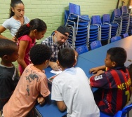 DESENHISTA ZOTA COM A TURMA DO NTV - PREMIAÇÃO DE ALUNOS - DESENHO DO MUSEU - EEEFM JONES JOSÉ