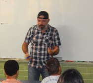 DESENHISTA ZOTA COM A TURMA DO NTV - PREMIAÇÃO DE ALUNOS - DESENHO DO MUSEU - EEEFM JONES JOSÉ