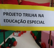 PROFESSORA DELZA DA EDUCAÇÃO ESPECIAL PRODUZ MAQUETE COM ALUNOS - SEGURANÇA FERROVIÁRIA - NTV