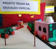 PROFESSORA DELZA DA EDUCAÇÃO ESPECIAL PRODUZ MAQUETE COM ALUNOS - SEGURANÇA FERROVIÁRIA - NTV