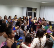 OFICINA : CANTAR , COLORI E CONTAR - BRINCANDO COM AS HISTÓRIAS - REDE DOCTUM - CURSO DE PEDAG