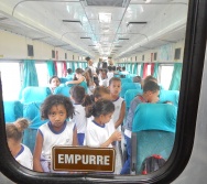 PROJETO NA TRILHA DOS VALORES - AULA DE CAMPO - PASSEIO DE TREM