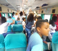 PROJETO NA TRILHA DOS VALORES - AULA DE CAMPO - PASSEIO DE TREM