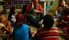 SENSIBILIZAÇÃO COM CRIANÇAS DE 3,4 E 5 ANOS APLICAÇÃO DO PROJETO COLORIR