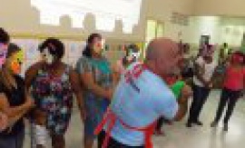 ESCOLA DE PAIS - MINHA CASA TAMBÉM É COLORIDA - CMEI CORA CORALINA