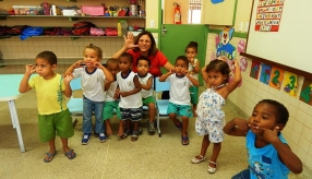 PROJETO COLORIR NO CMEI DE PRAIA DE CARAPEBUS - SERRA