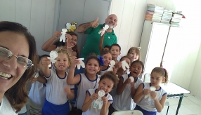 PROJETO CUIDA DE MIM - ENFRENTAMENTO AO BULLYING - SENSIBILIZAÇÃO DE ALUNOS 1º ENCONTRO